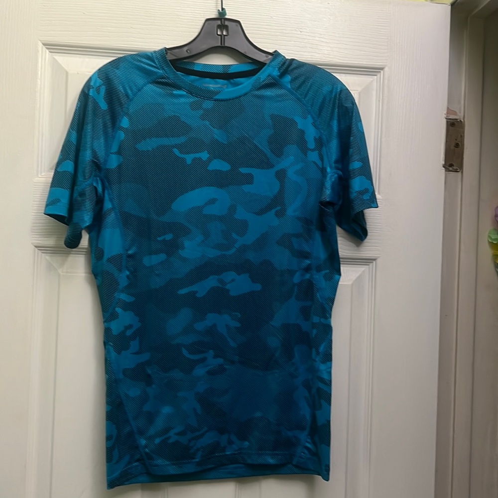 MEN’s Jed North Blue Camo workout tee size SMALL